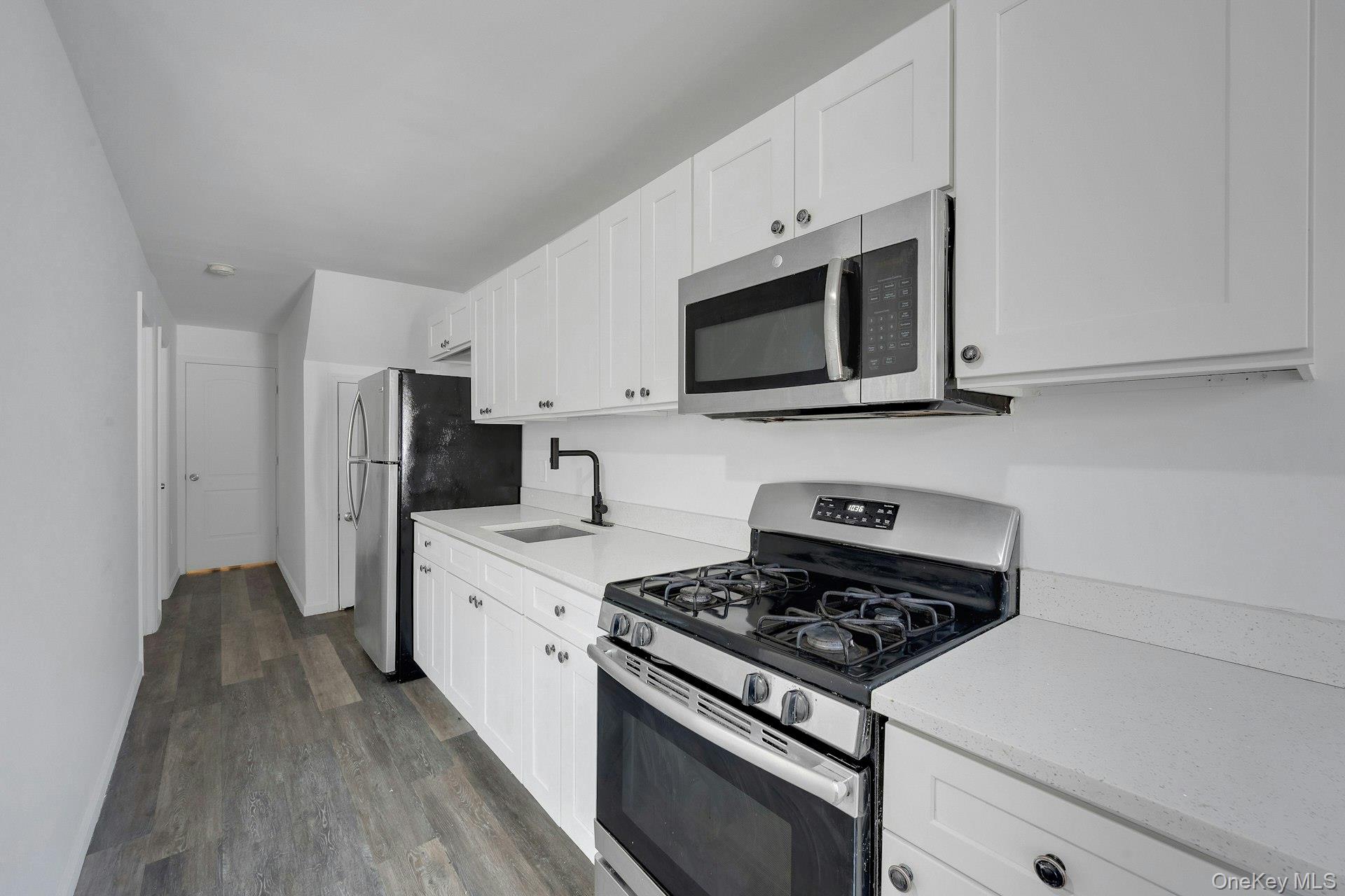 822 Hollywood Avenue, Bronx, NY 10465