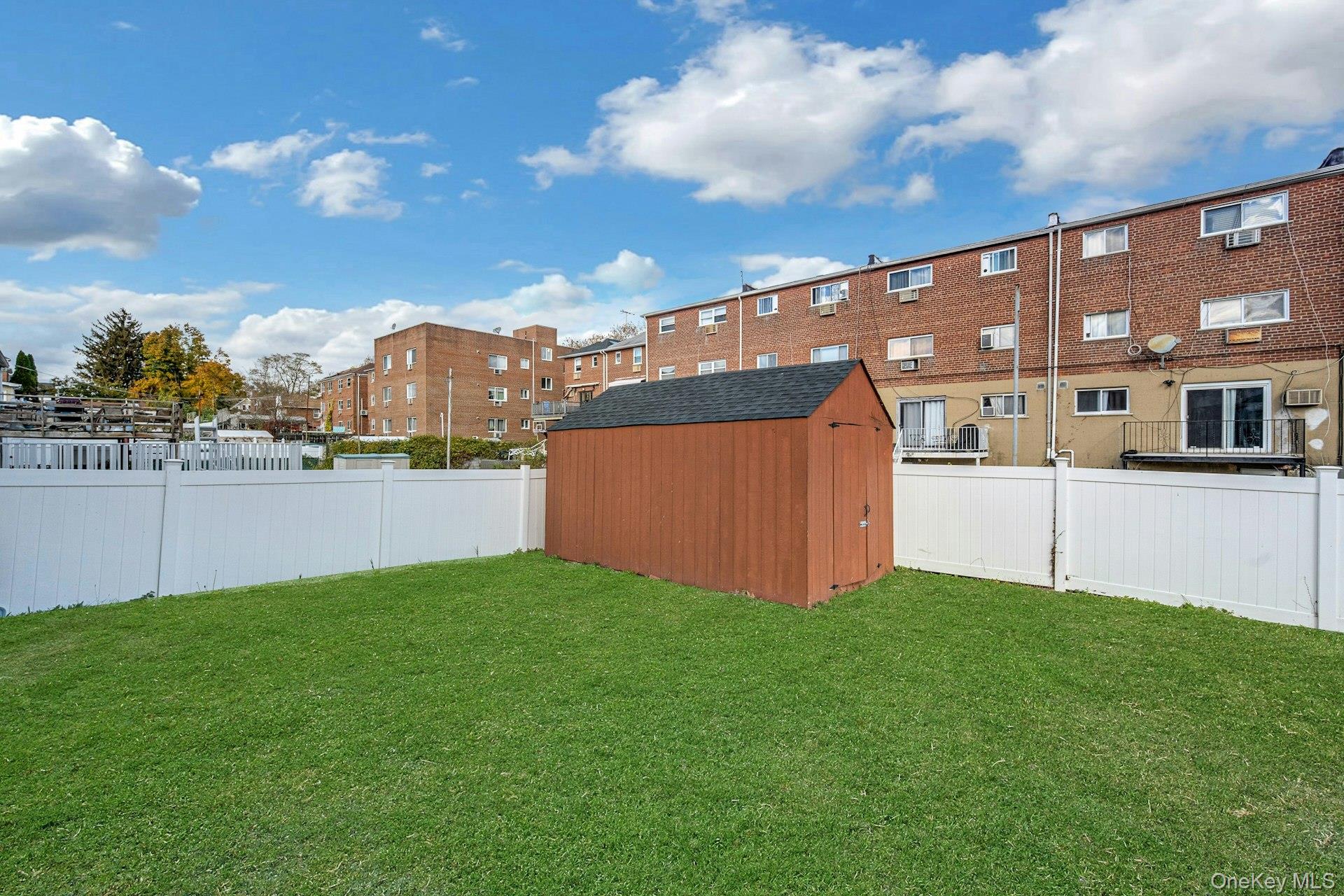 822 Hollywood Avenue, Bronx, NY 10465