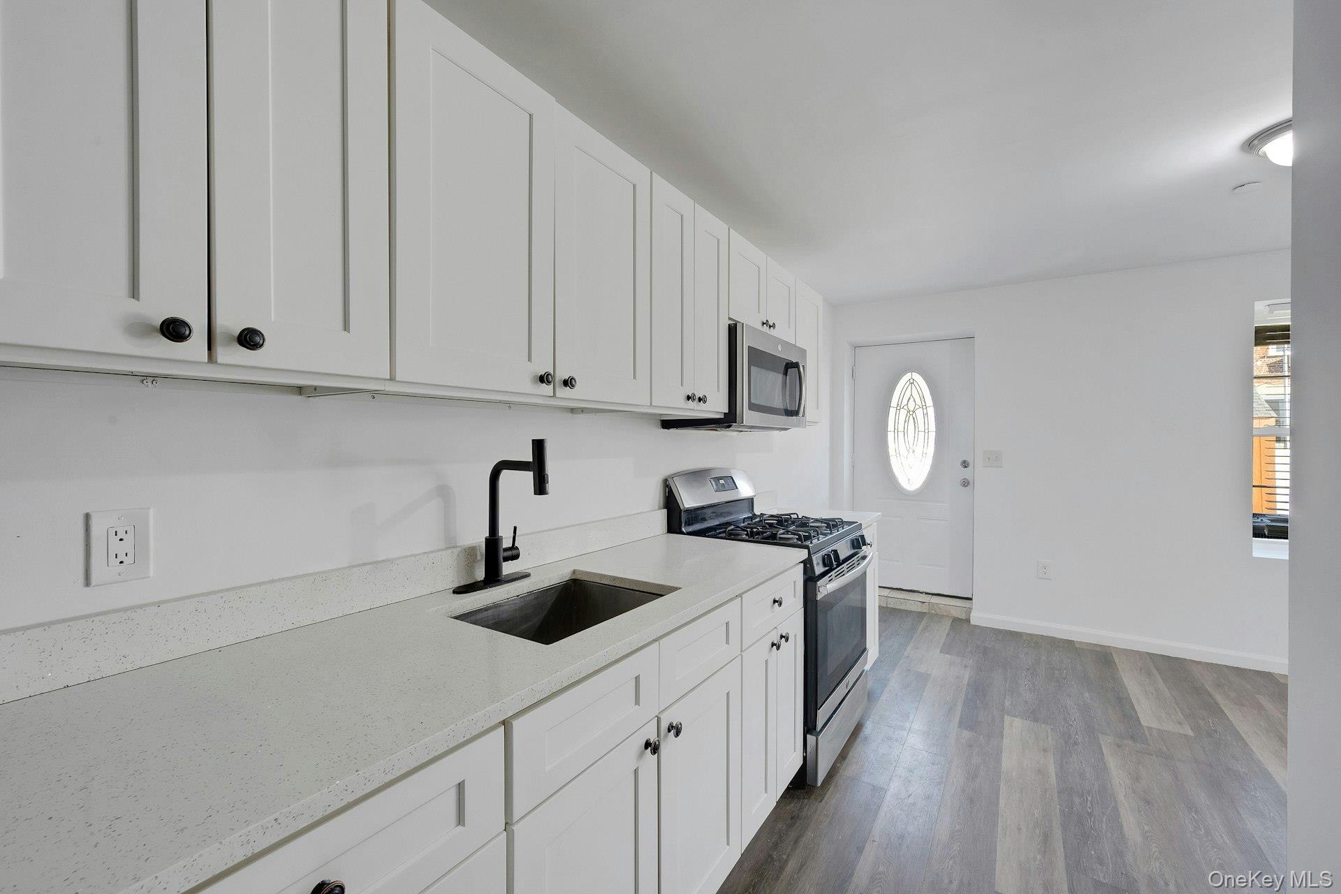 822 Hollywood Avenue, Bronx, NY 10465