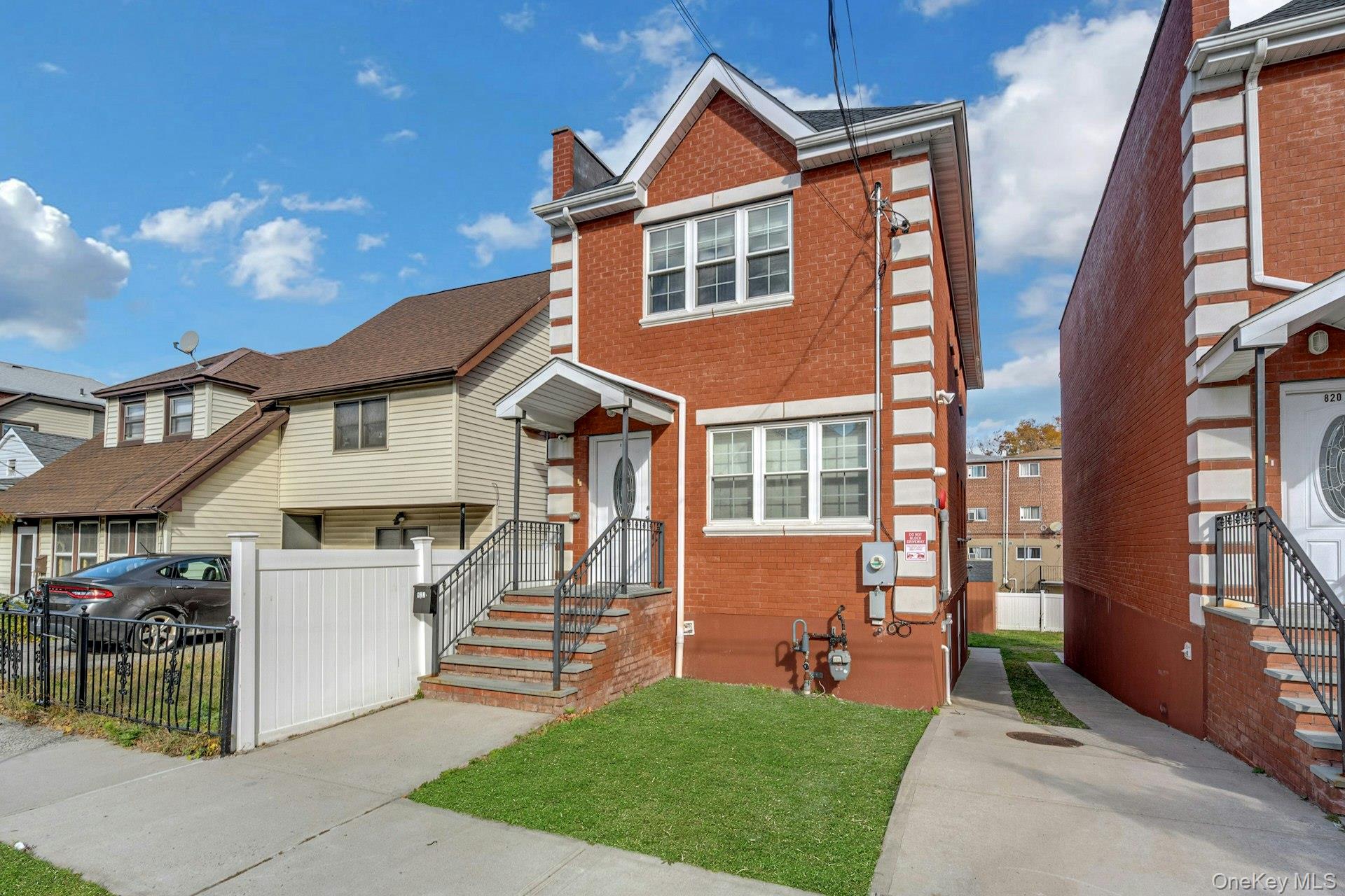 822 Hollywood Avenue, Bronx, NY 10465