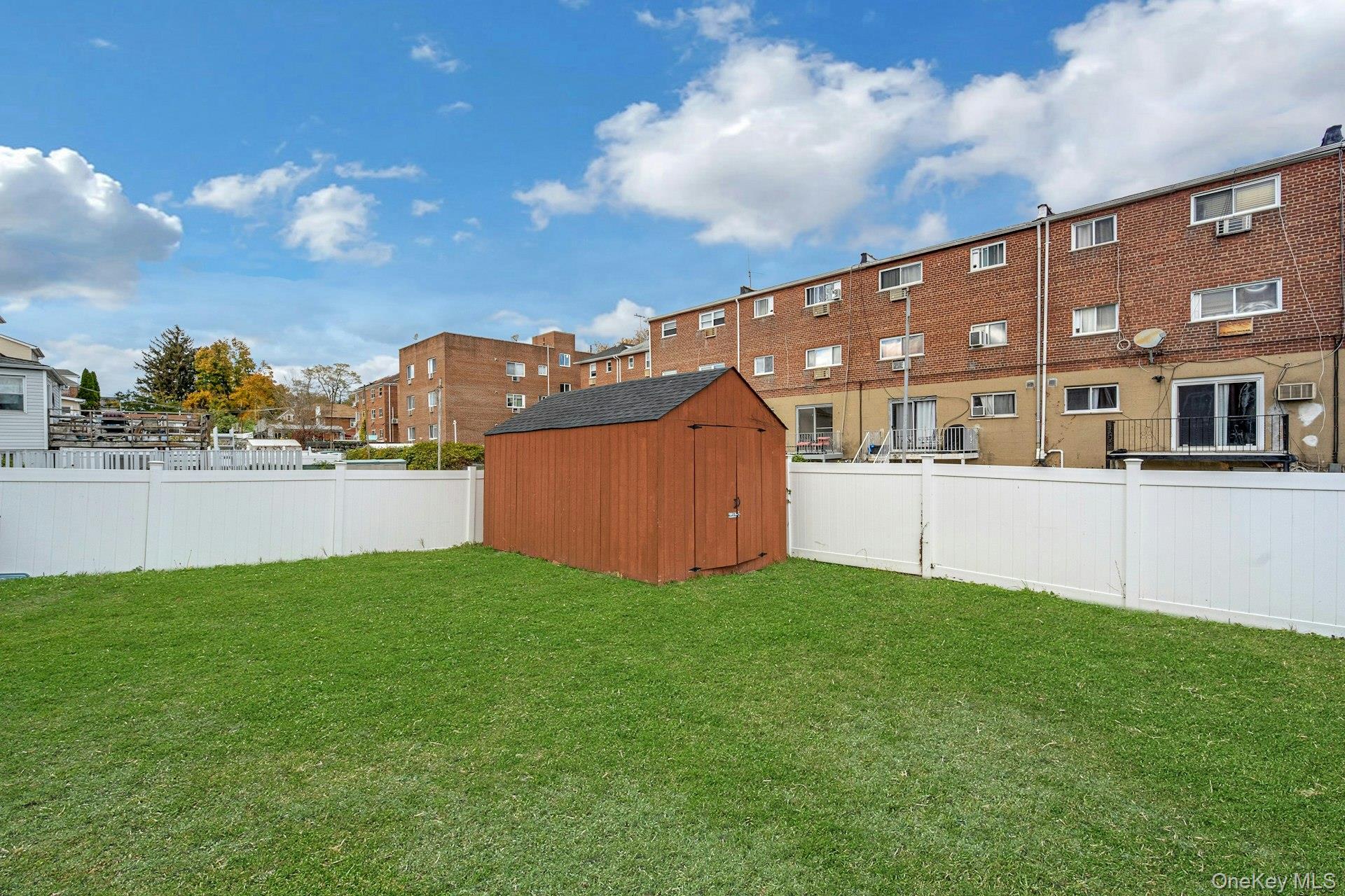 822 Hollywood Avenue, Bronx, NY 10465