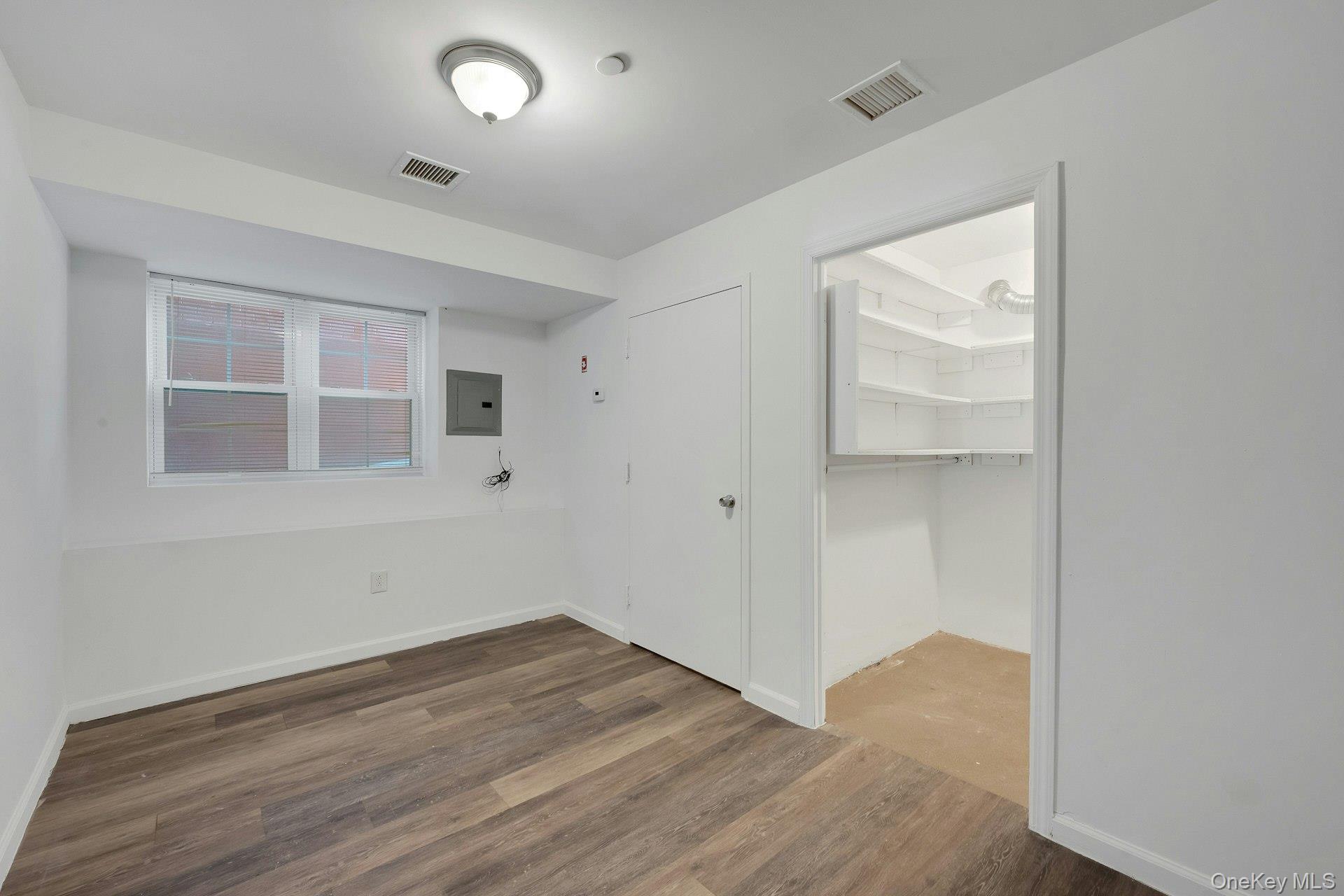 822 Hollywood Avenue, Bronx, NY 10465