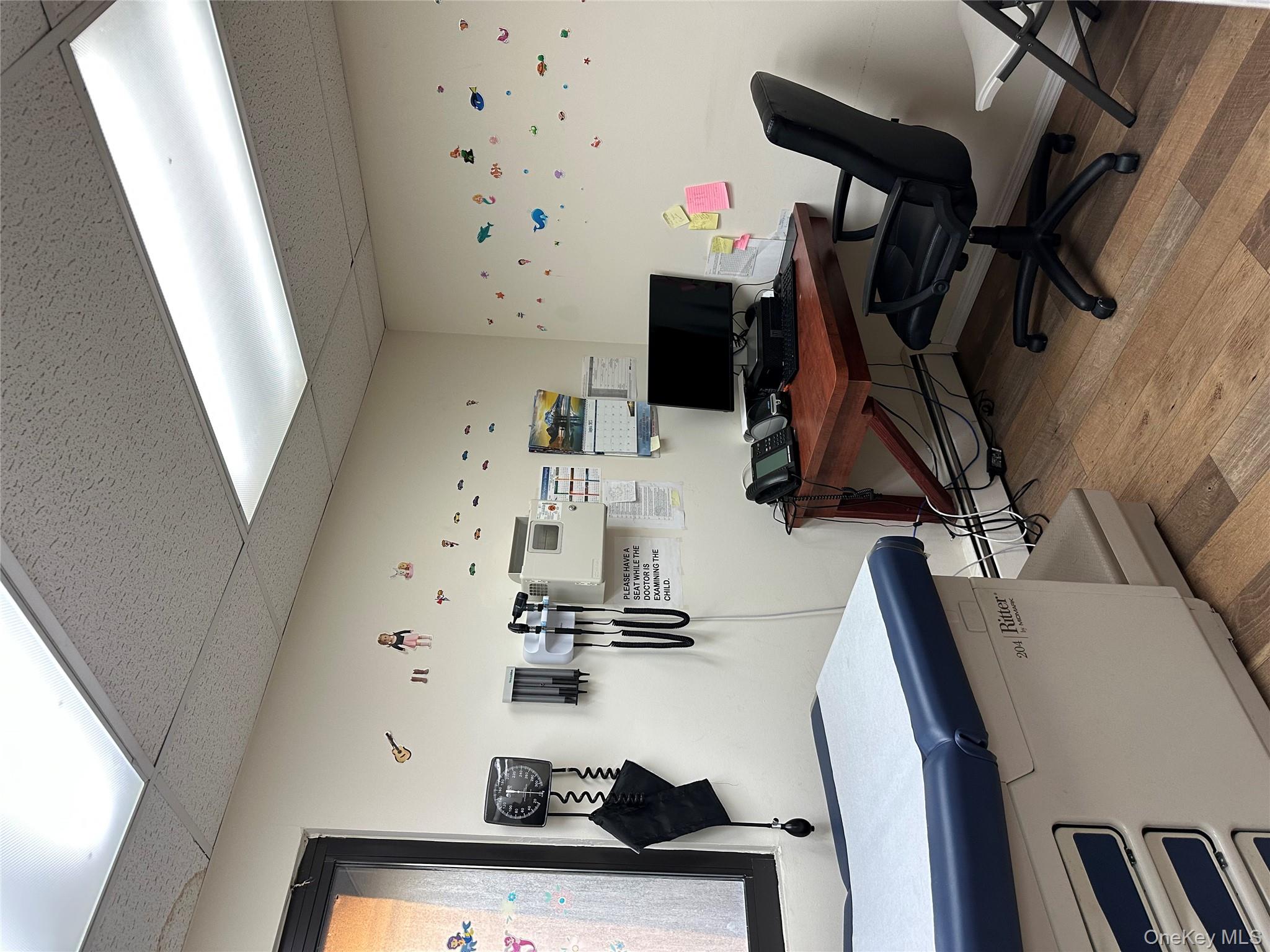 6 Tuxedo Avenue, New Hyde Park, NY 11040