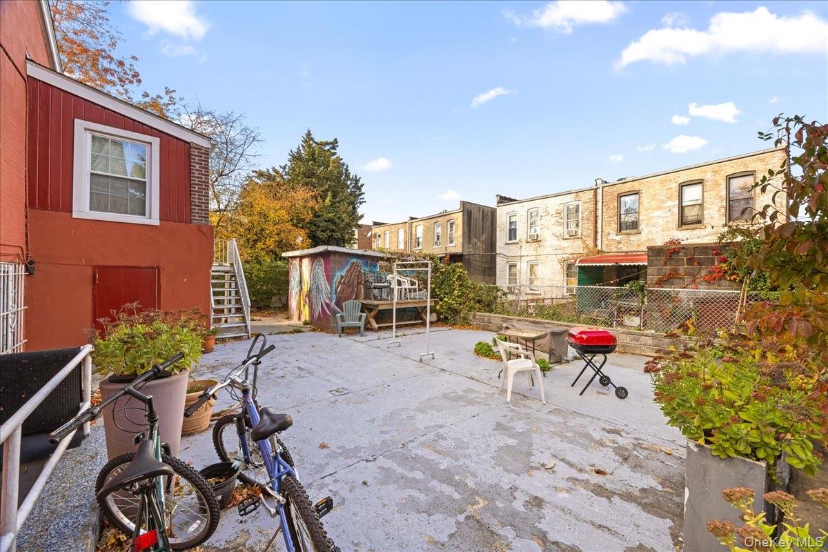 945 E 222nd Street, Bronx, NY 10469