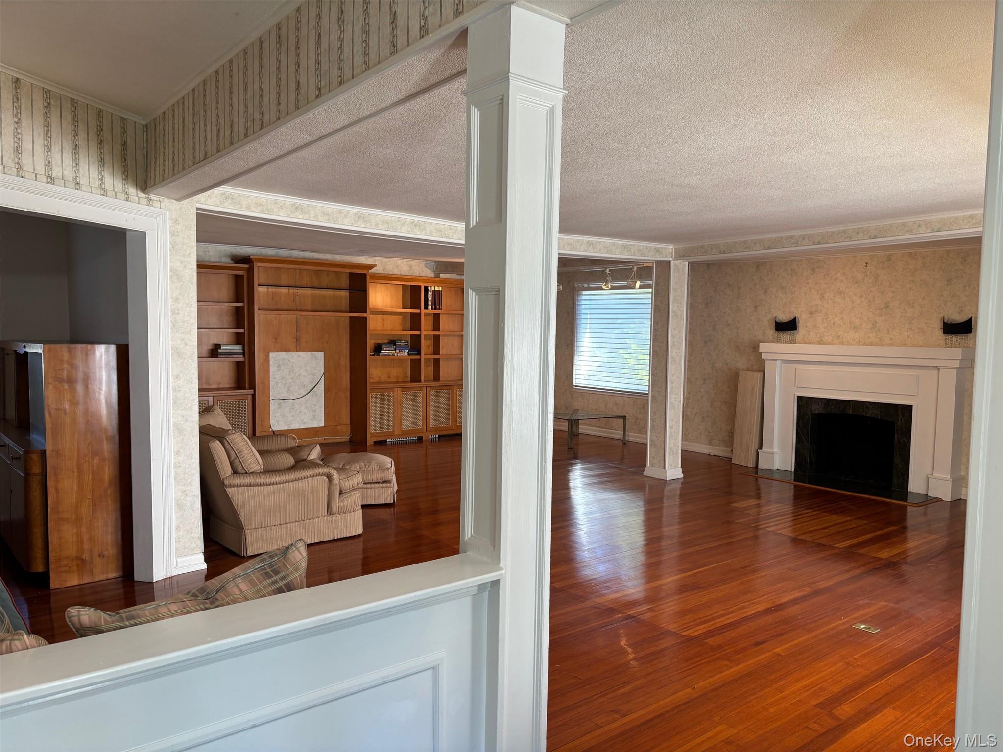 185 S Country Road # S. Country Rd, East Patchogue, NY 11772