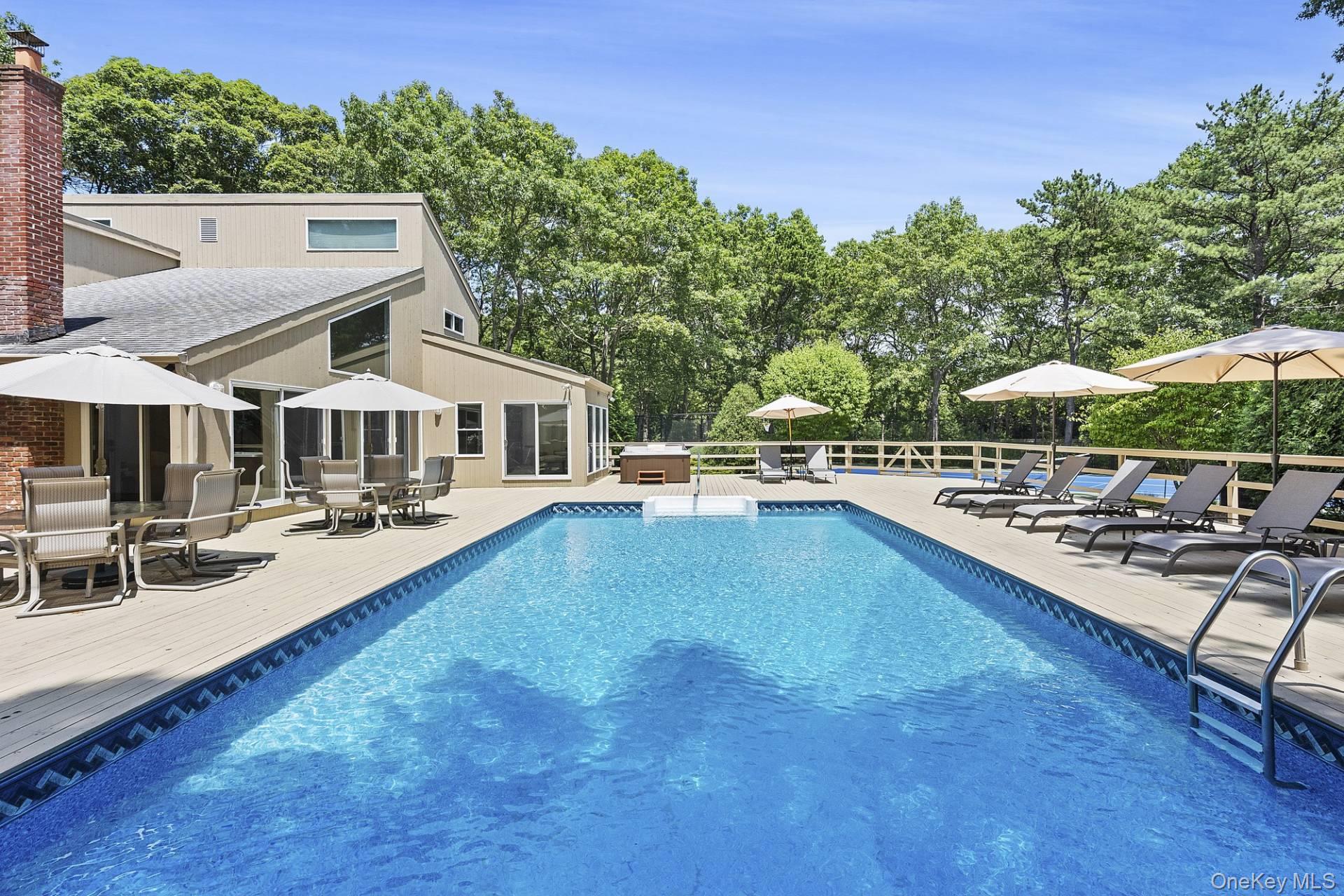 1 Blue Jay Way, East Quogue, NY 11942