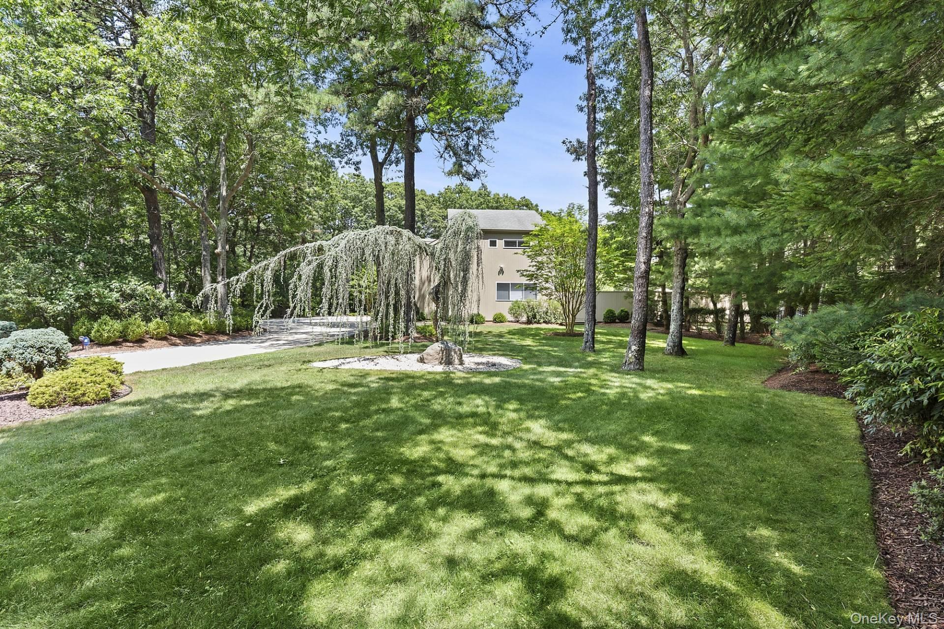 1 Blue Jay Way, East Quogue, NY 11942