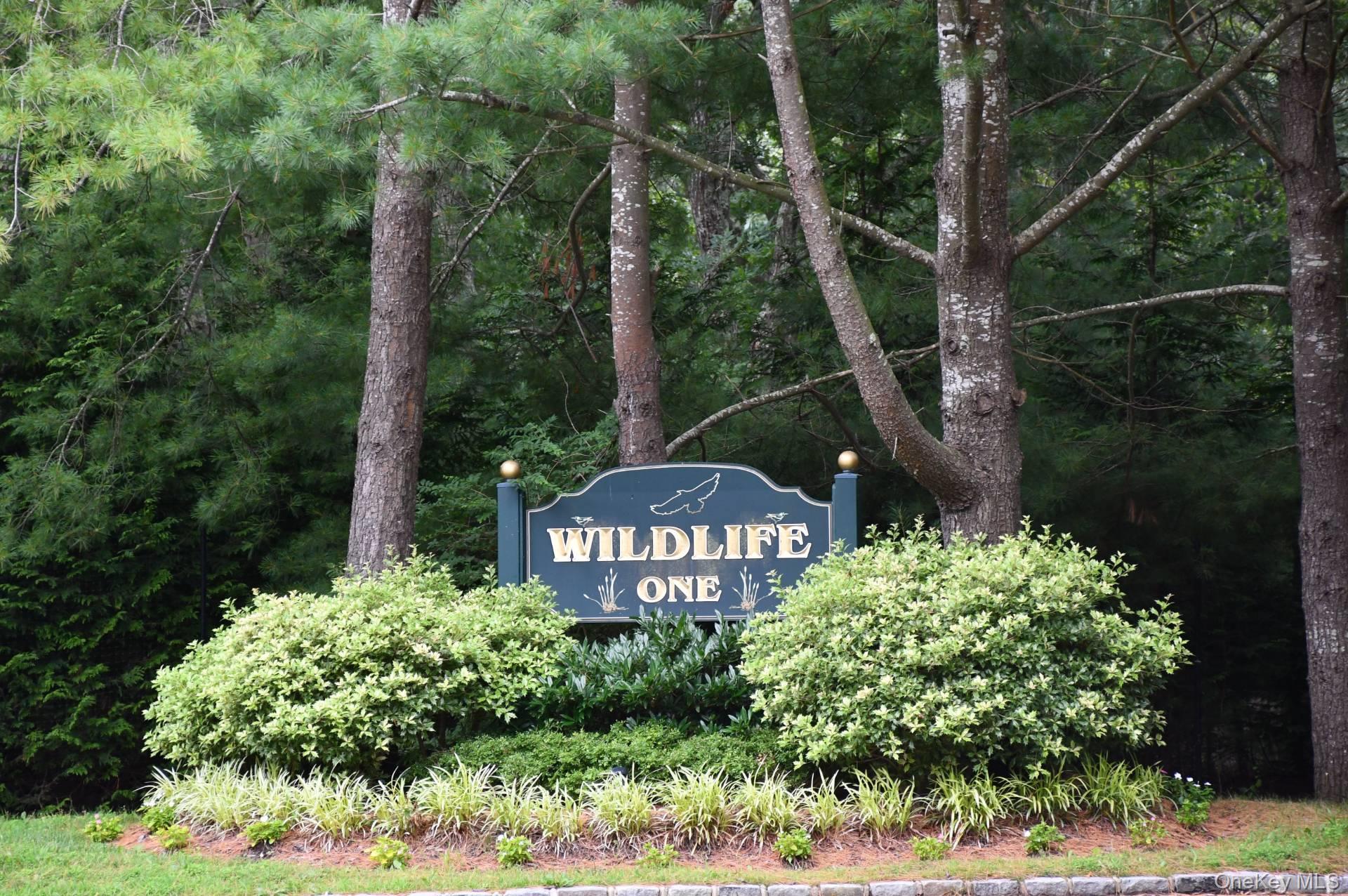 1 Blue Jay Way, East Quogue, NY 11942