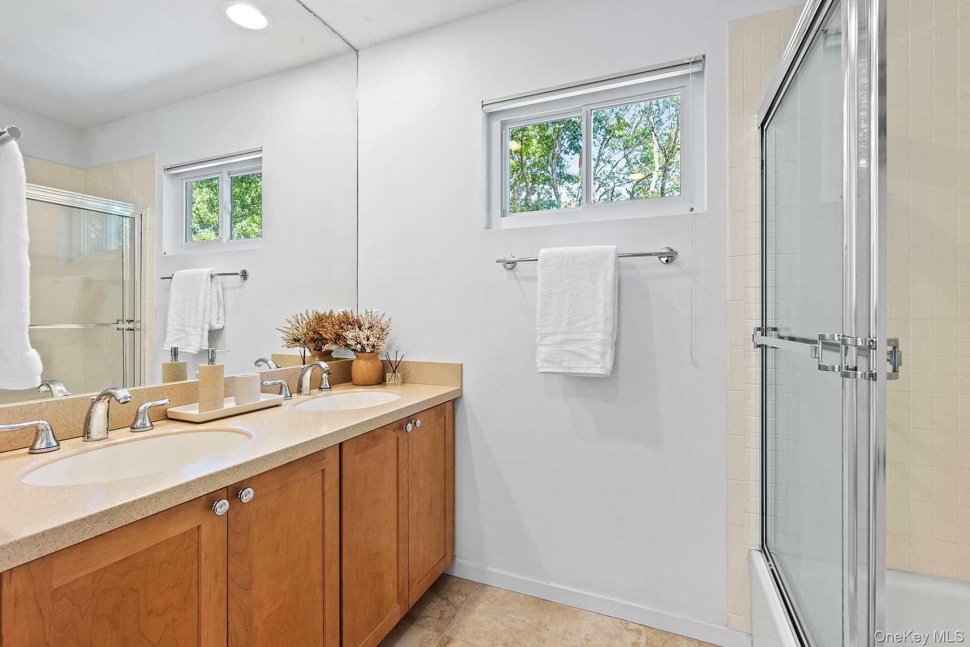 1 Blue Jay Way, East Quogue, NY 11942