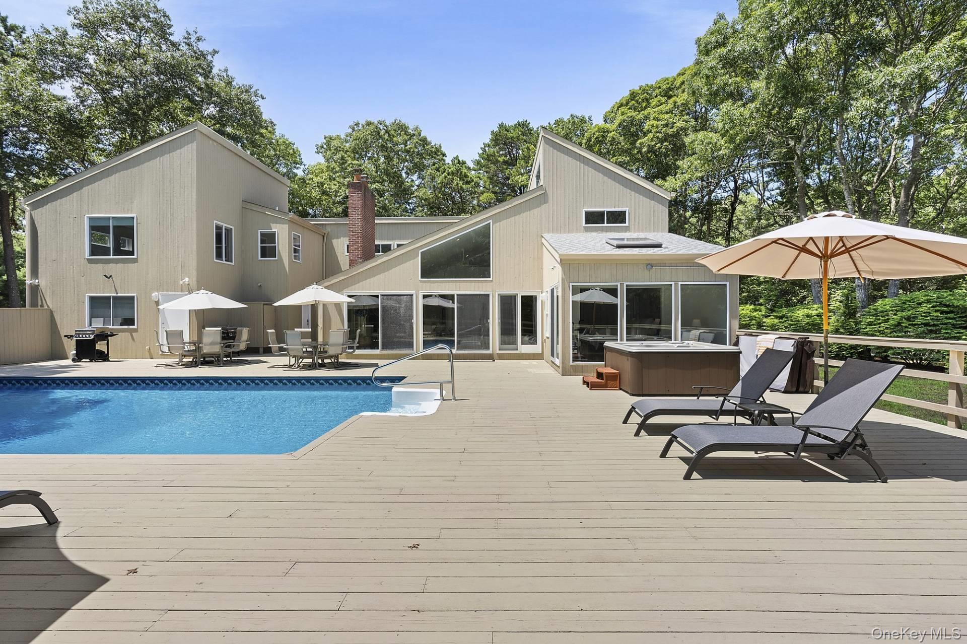 1 Blue Jay Way, East Quogue, NY 11942