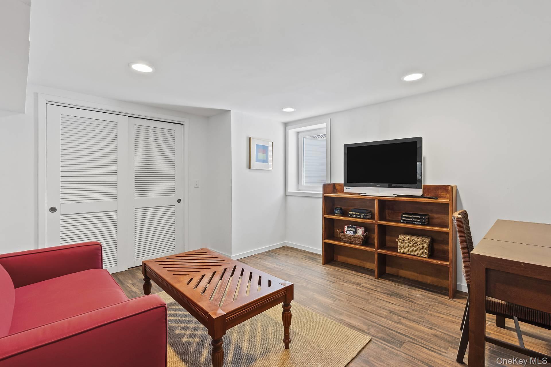 1 Blue Jay Way, East Quogue, NY 11942