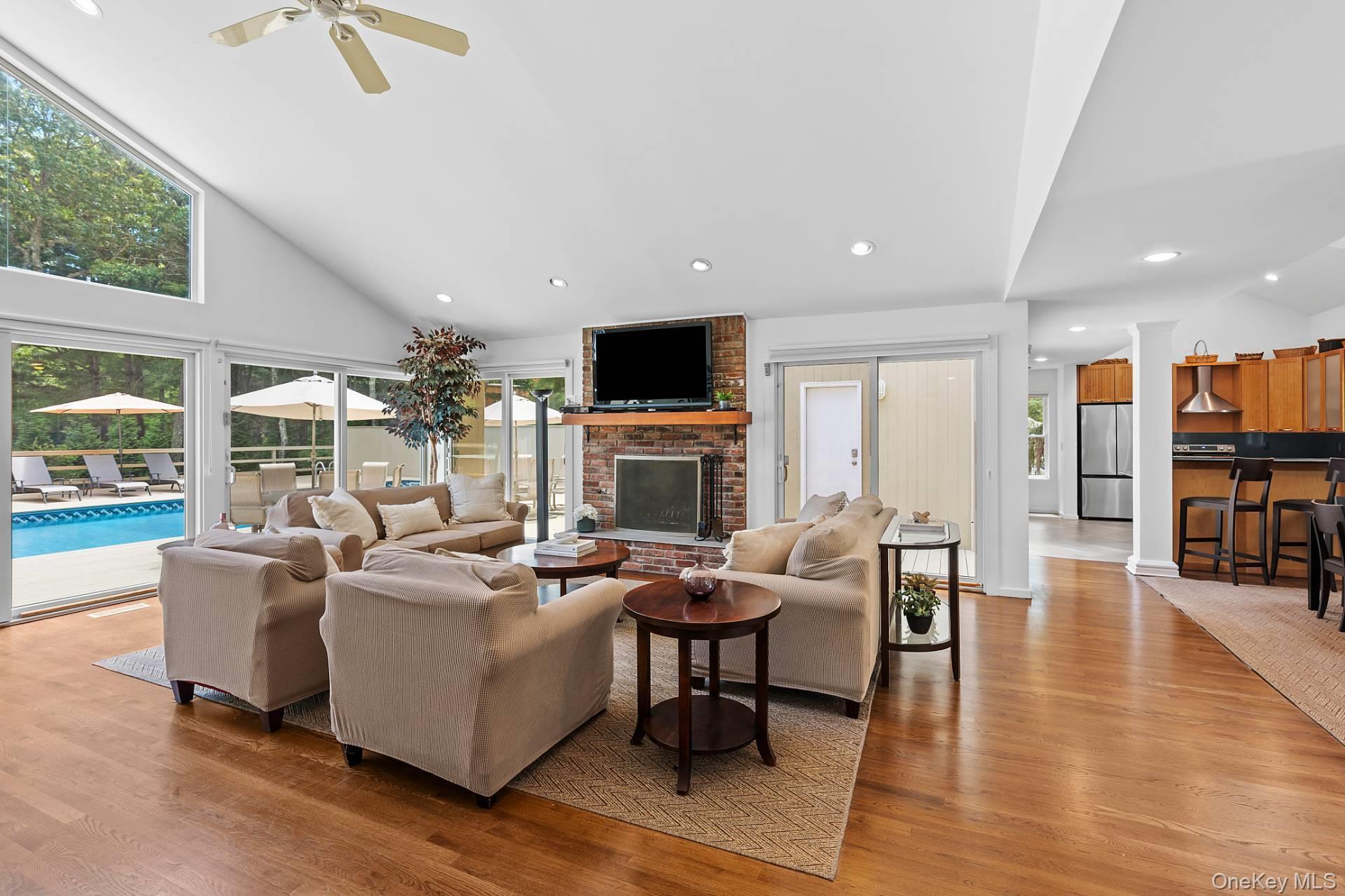 1 Blue Jay Way, East Quogue, NY 11942