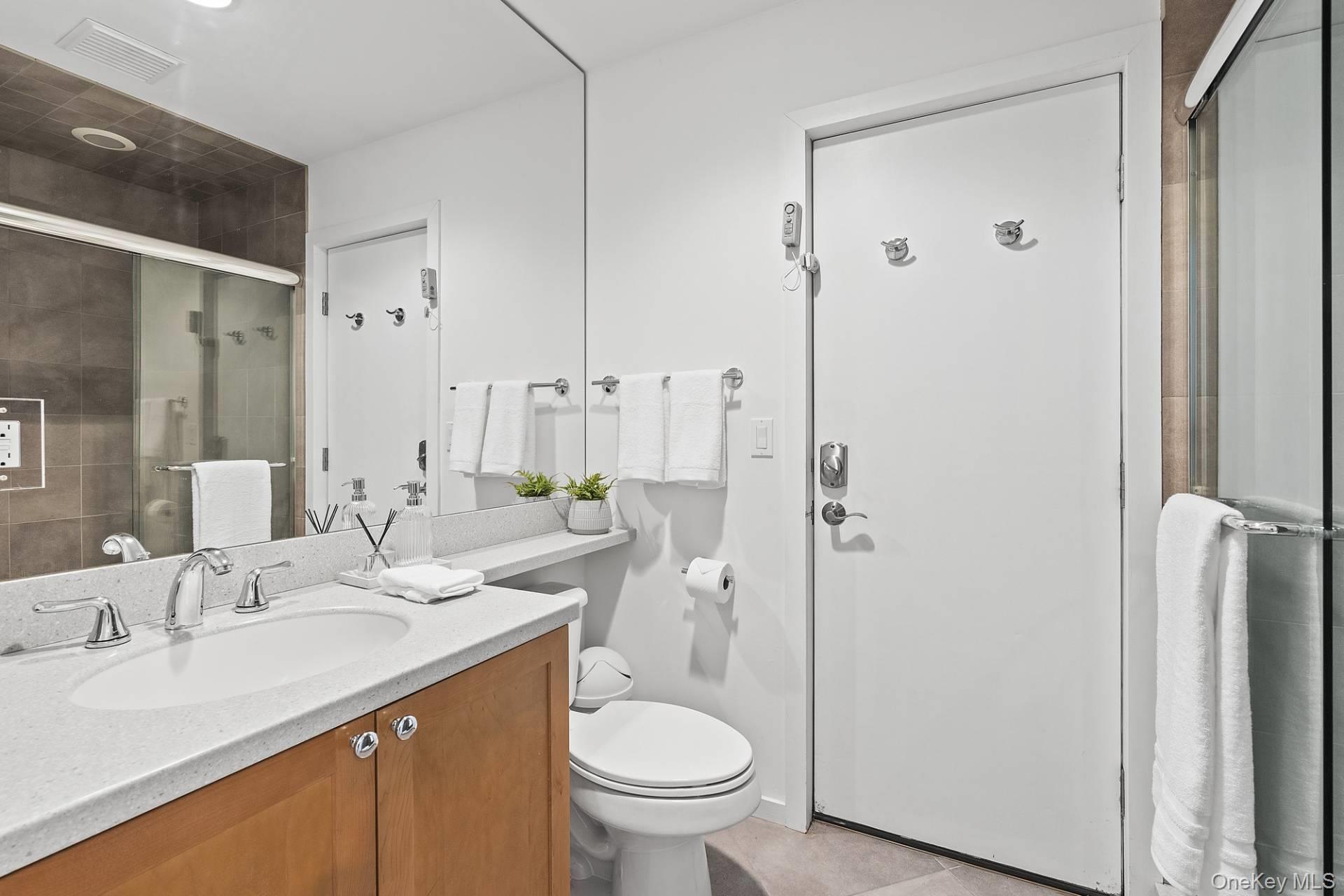 1 Blue Jay Way, East Quogue, NY 11942