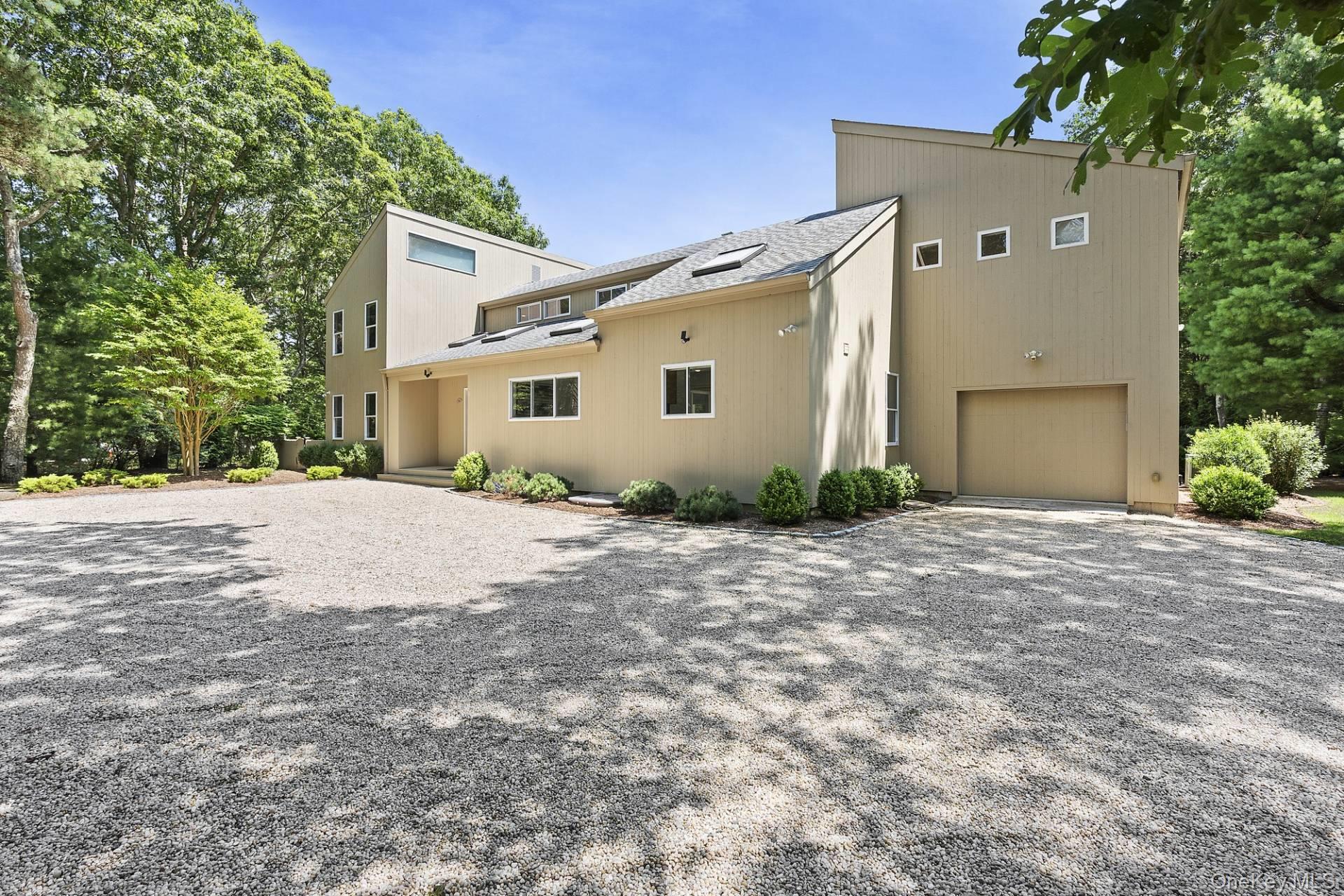 1 Blue Jay Way, East Quogue, NY 11942