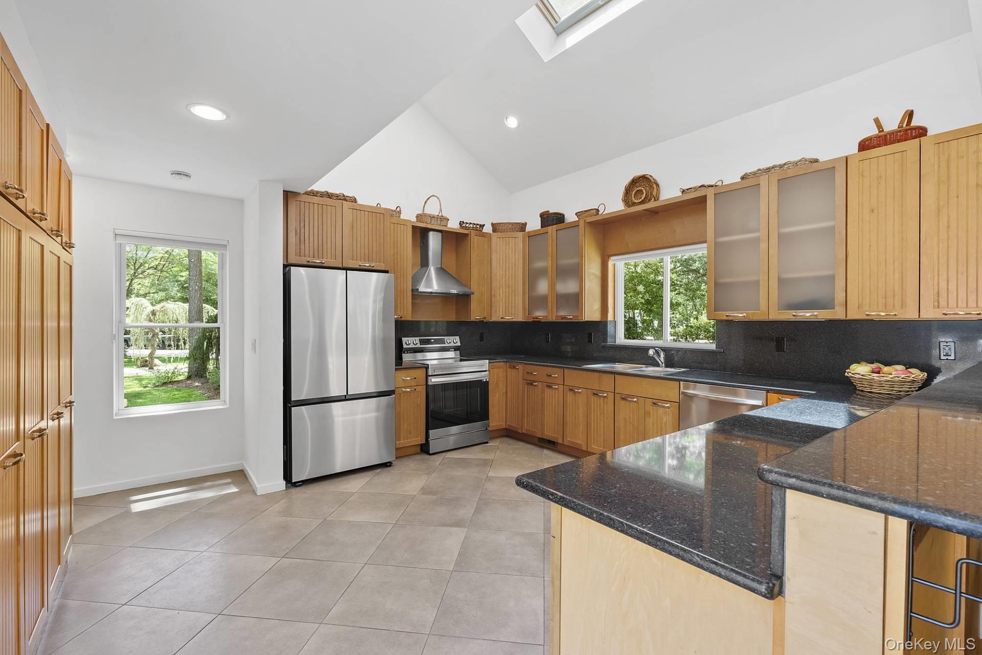 1 Blue Jay Way, East Quogue, NY 11942