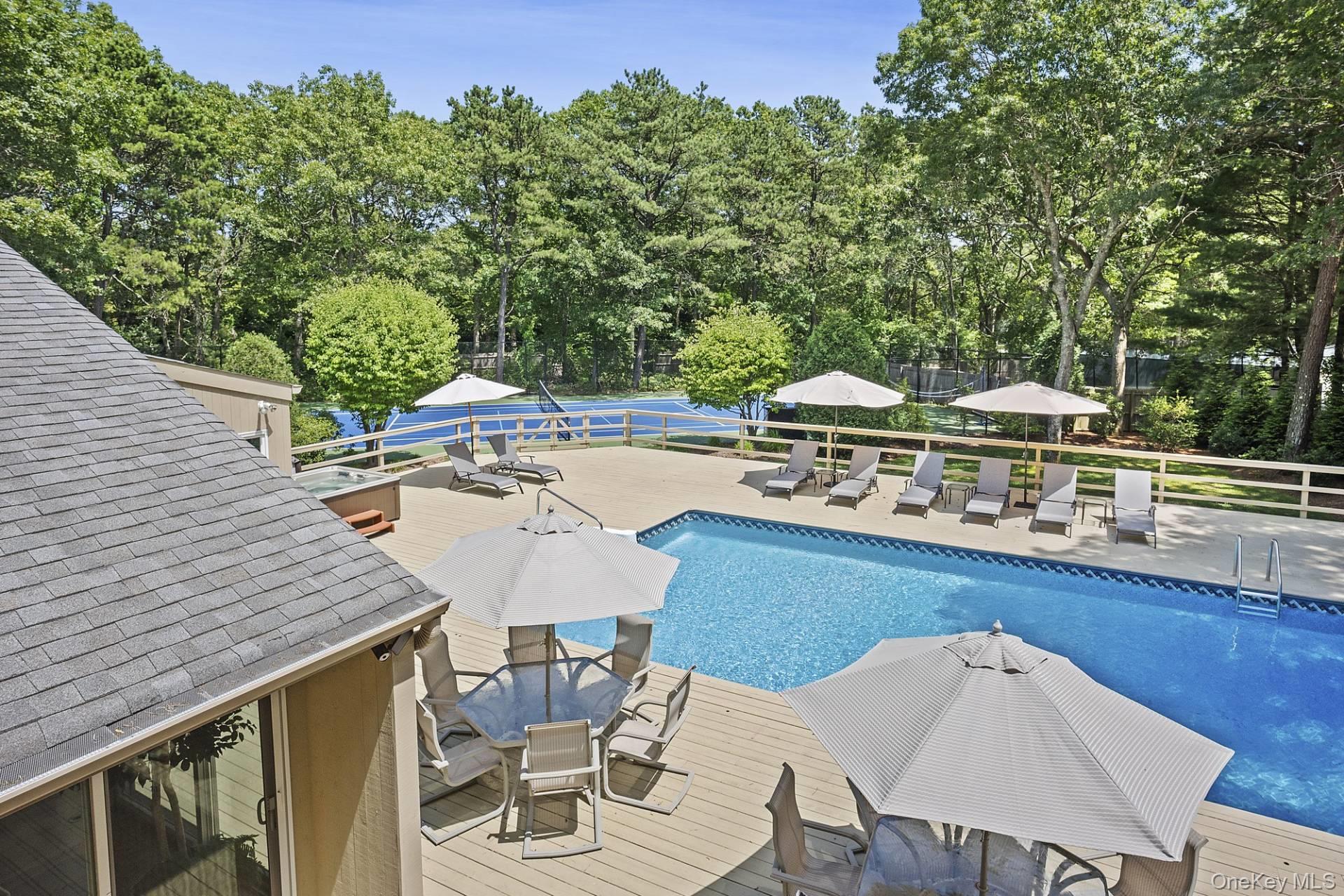 1 Blue Jay Way, East Quogue, NY 11942