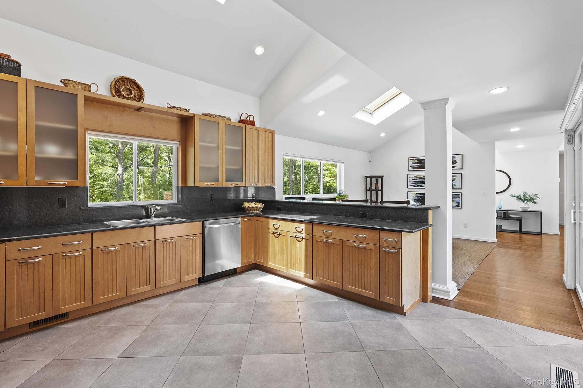 1 Blue Jay Way, East Quogue, NY 11942