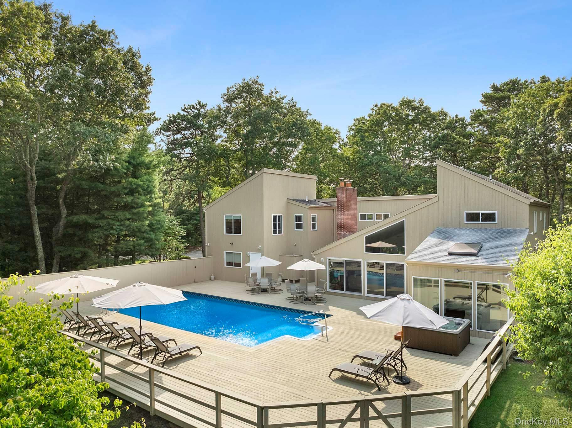 1 Blue Jay Way, East Quogue, NY 11942