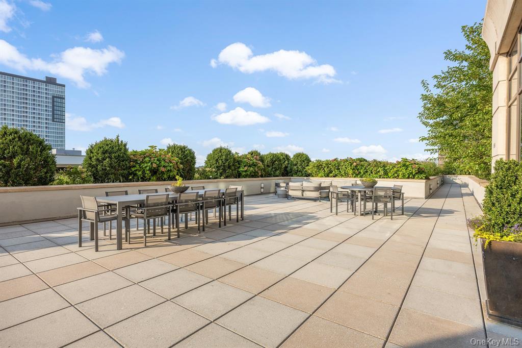 175 Huguenot Street # 2403, New Rochelle, NY 10801