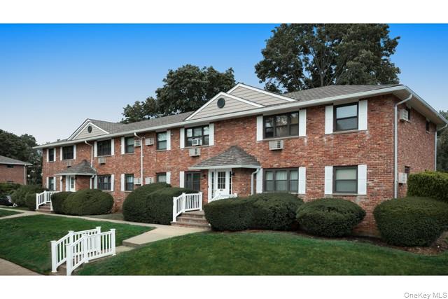 807 Lake Boulevard # 807-6, Lindenhurst, NY 11757
