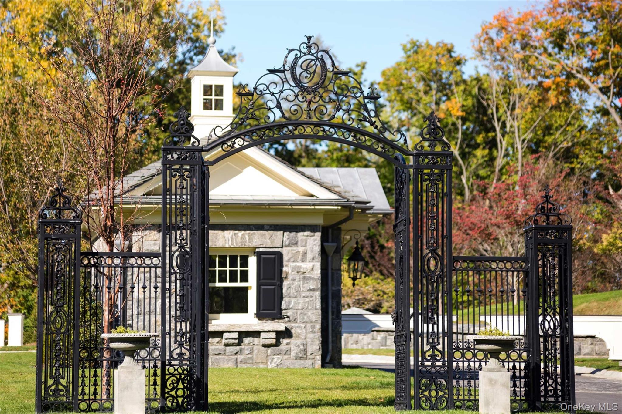 25 Carriage Trail, Tarrytown, NY 10591