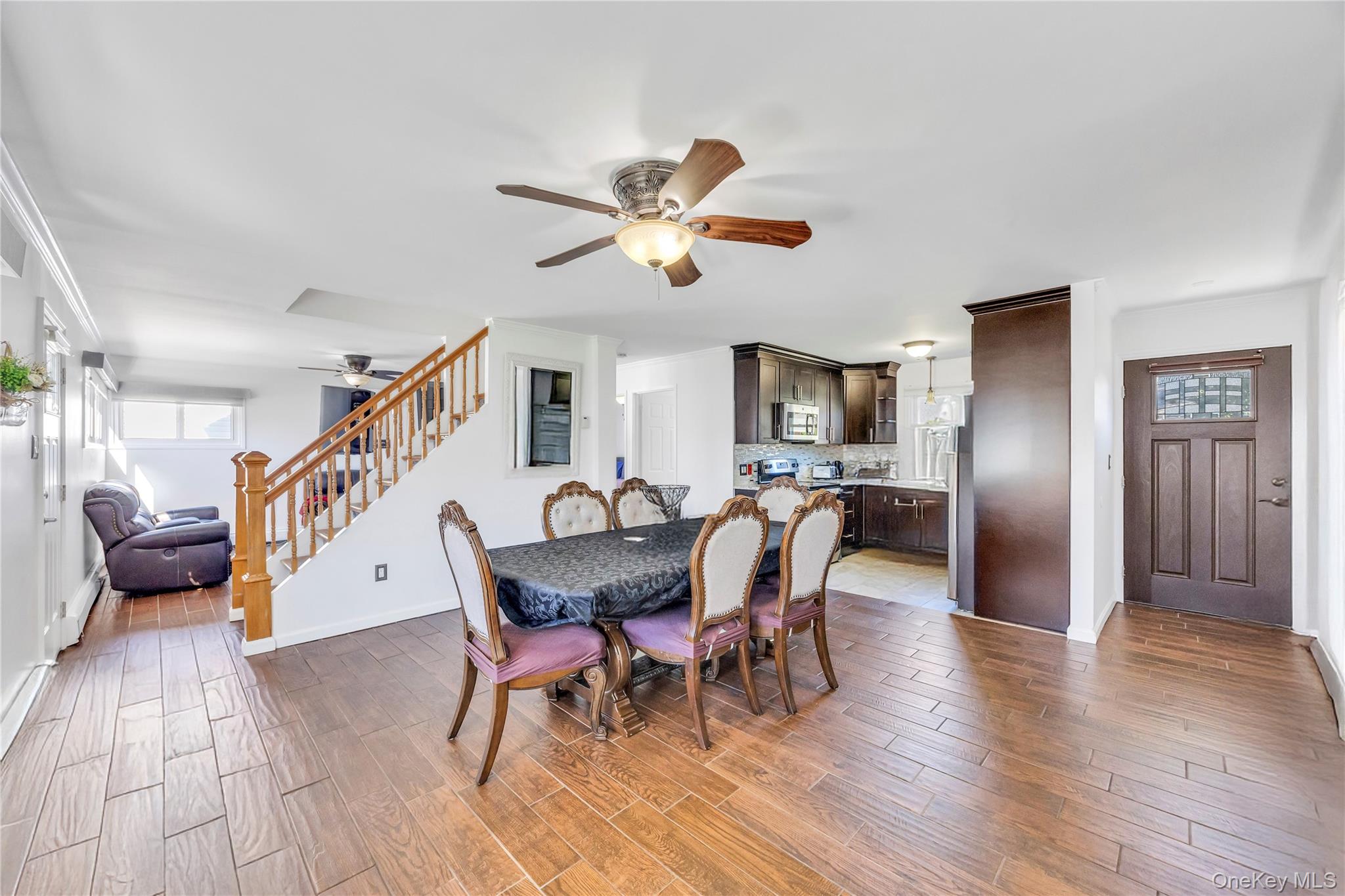 20 Bridge Lane, Hicksville, NY 11801