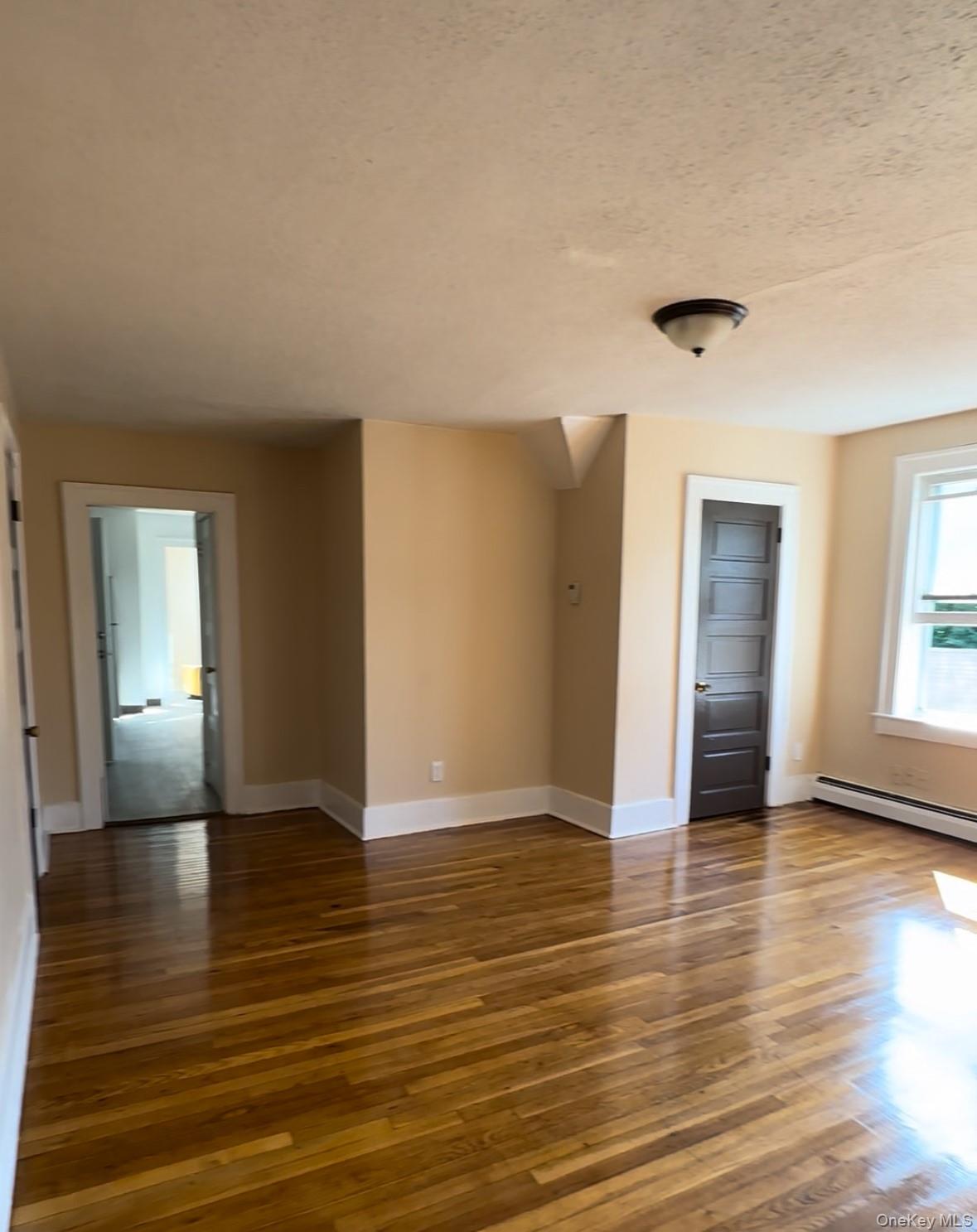 31-33 Elmer Street # 3rd Floor, Call Listing Agent, CT 06120