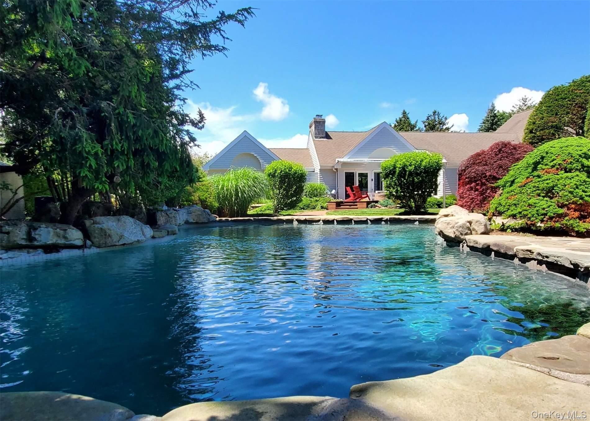 16 Laila Lane, Remsenburg, NY 11960