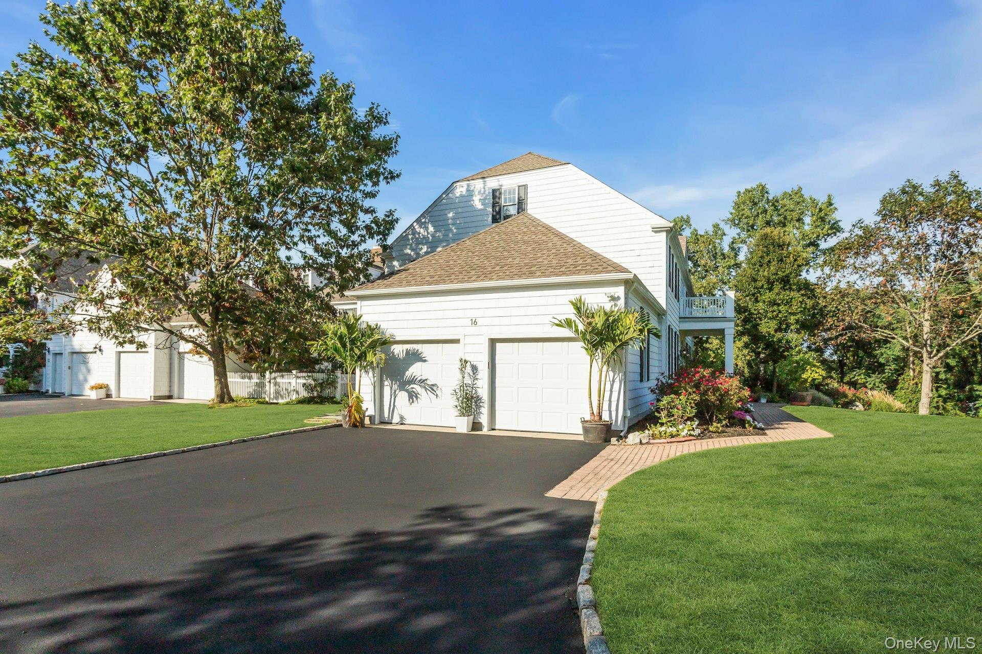 16 Robin Court, Glen Cove, NY 11542