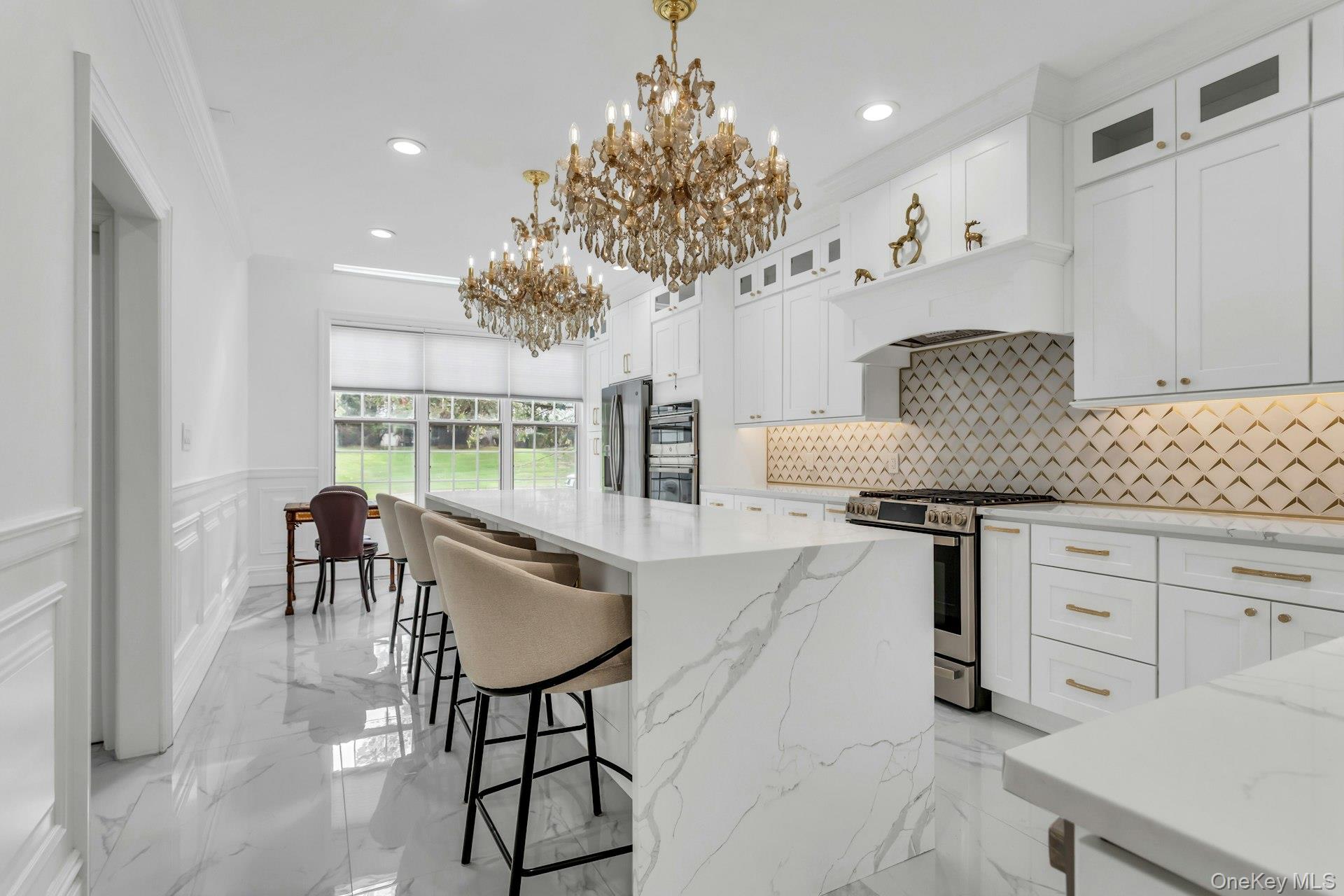 16 Robin Court, Glen Cove, NY 11542