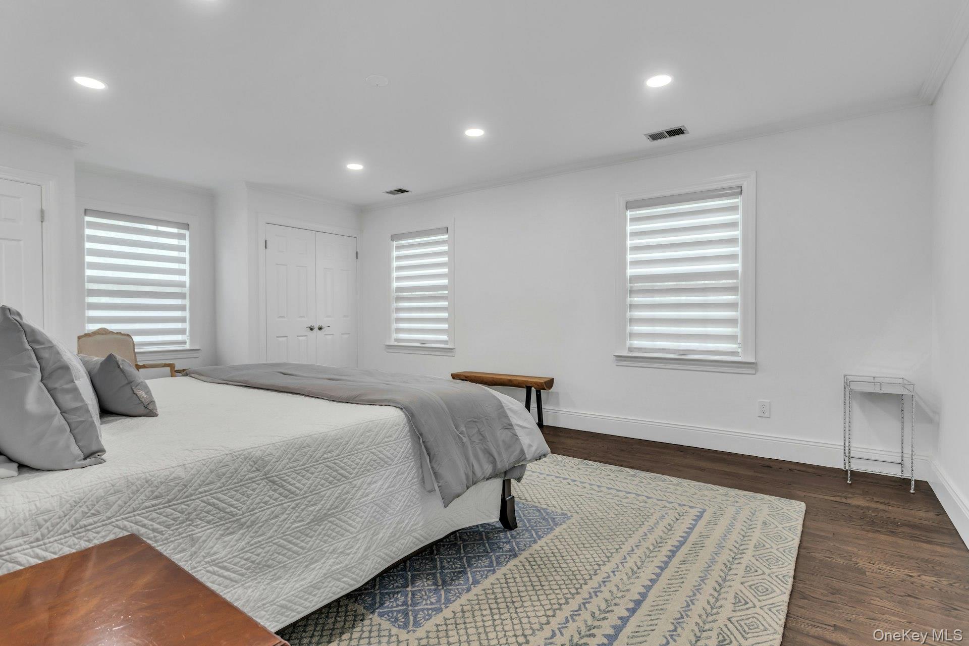 16 Robin Court, Glen Cove, NY 11542