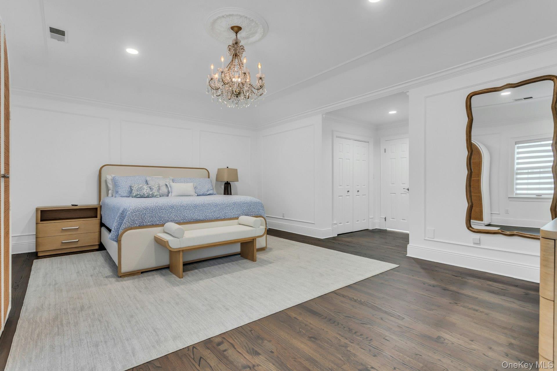 16 Robin Court, Glen Cove, NY 11542