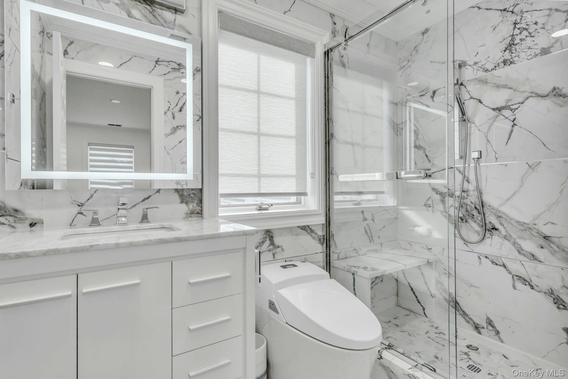 16 Robin Court, Glen Cove, NY 11542