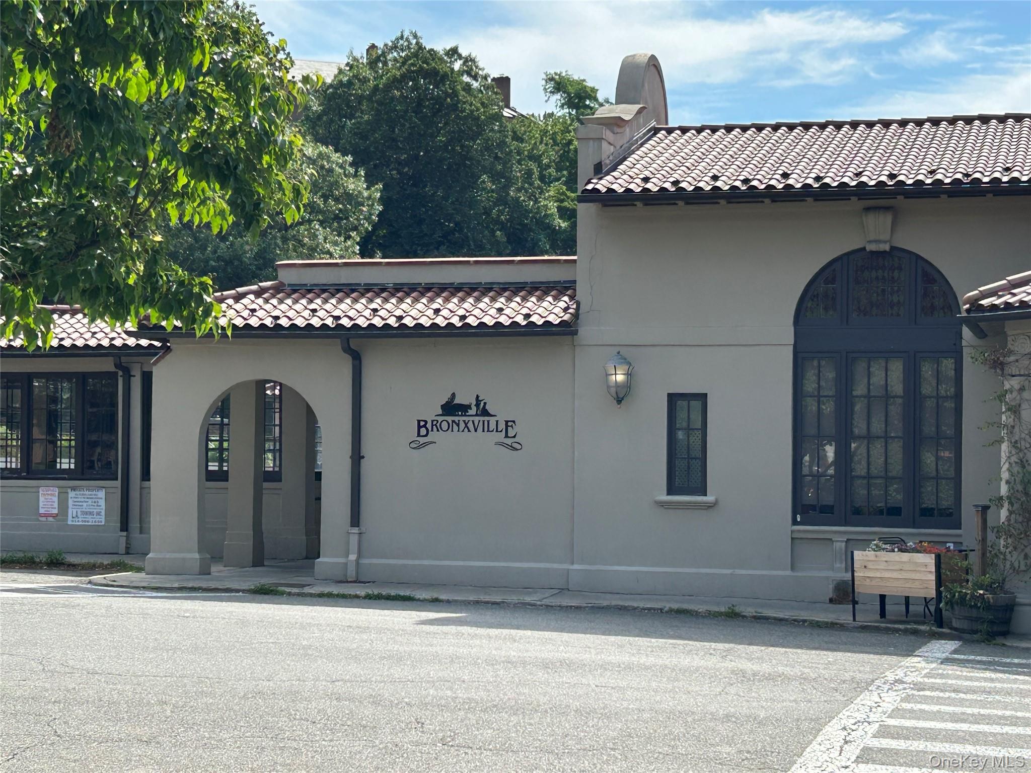 56 Pondfield Road W # 4A, Bronxville, NY 10708