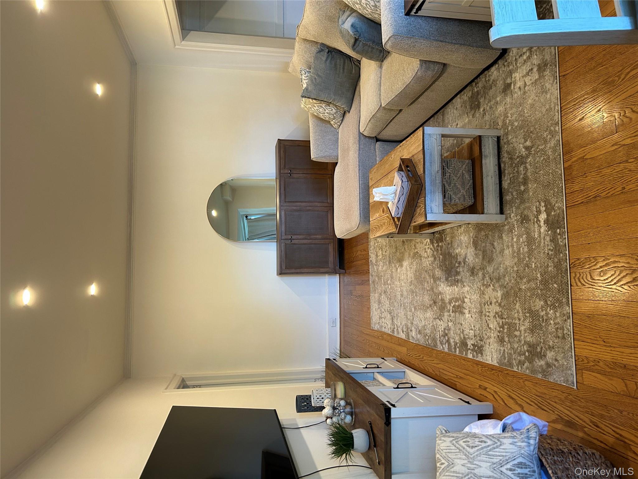 56 Pondfield Road W # 4A, Bronxville, NY 10708