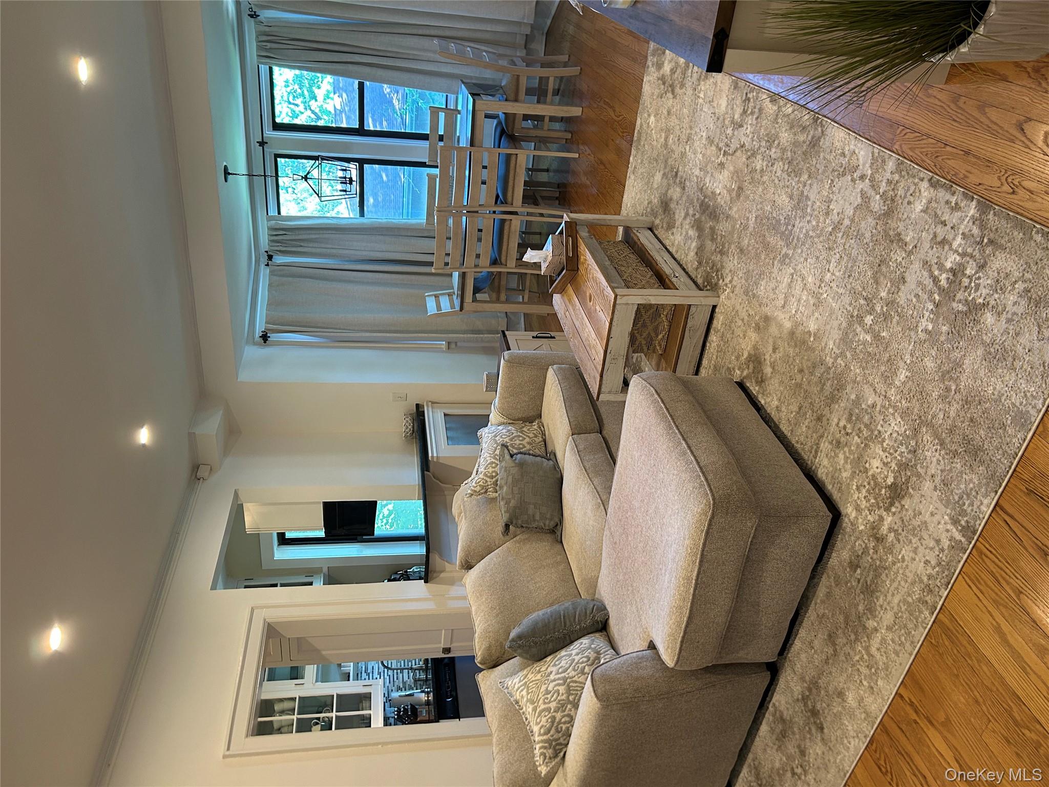 56 Pondfield Road W # 4A, Bronxville, NY 10708