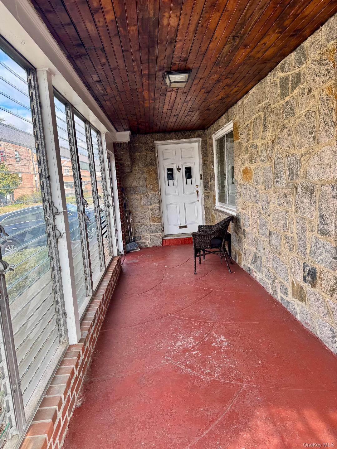 29 N Long Beach Road, Rockville Centre, NY 11570