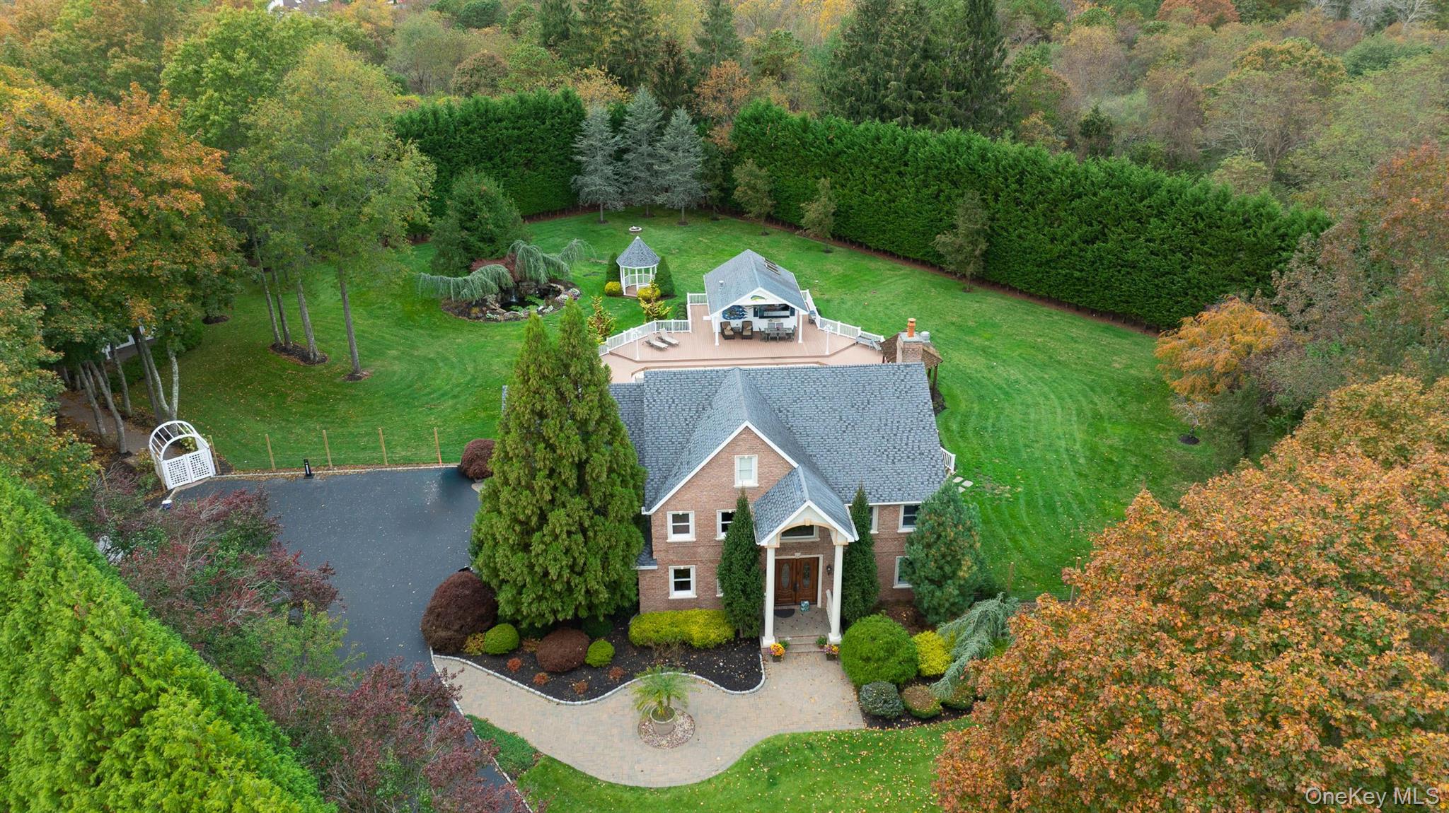 42 Old Neck Court, Manorville, NY 11949