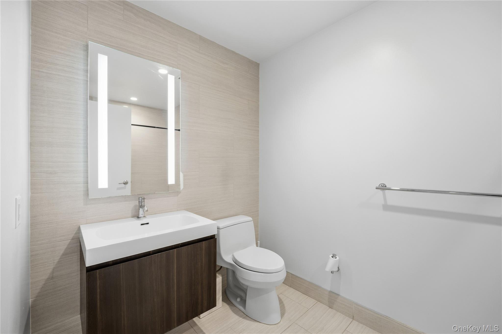 13103 40 Road # 11Q, Flushing, NY 11354