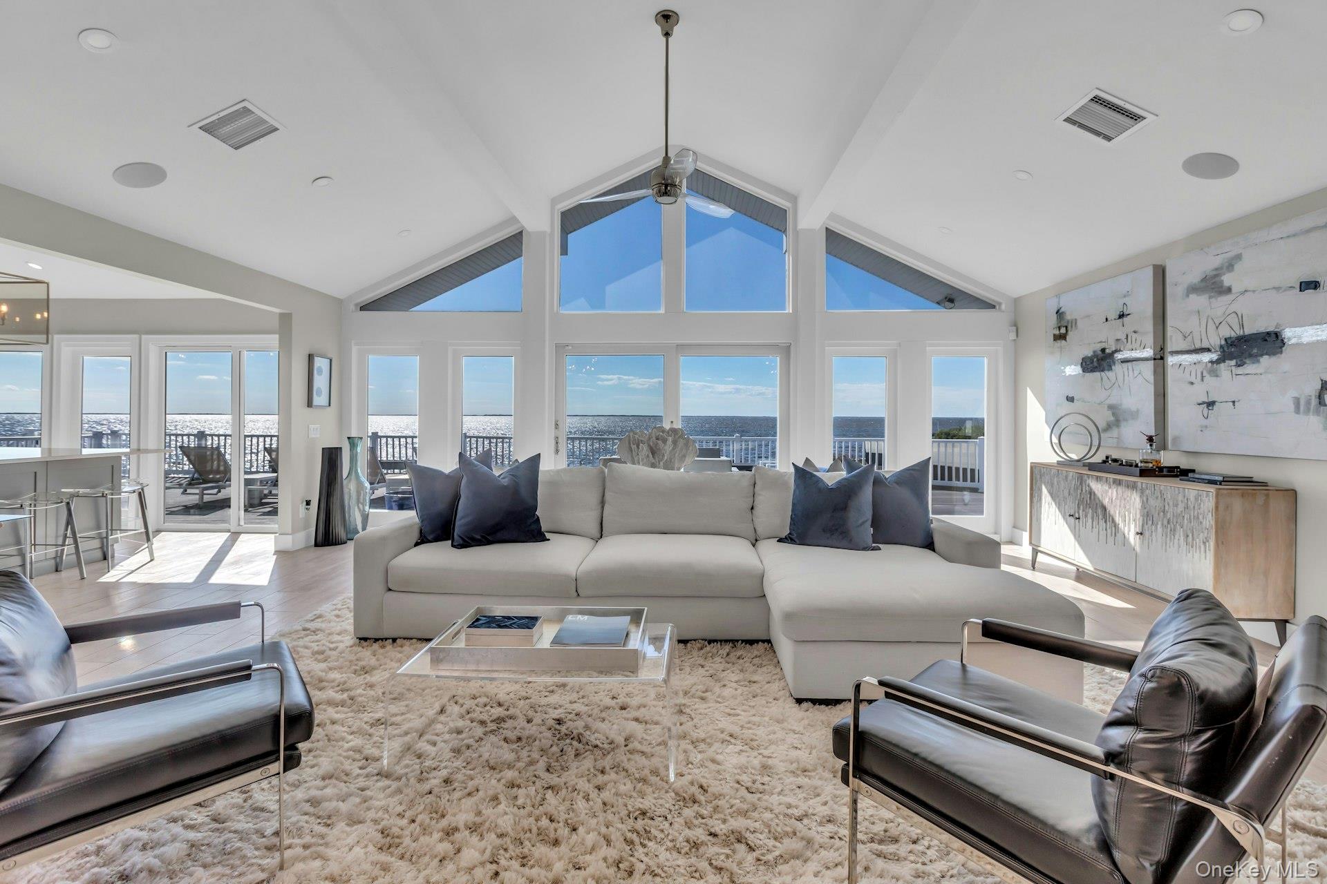 270 Edgewater Avenue, Bayport, NY 11705