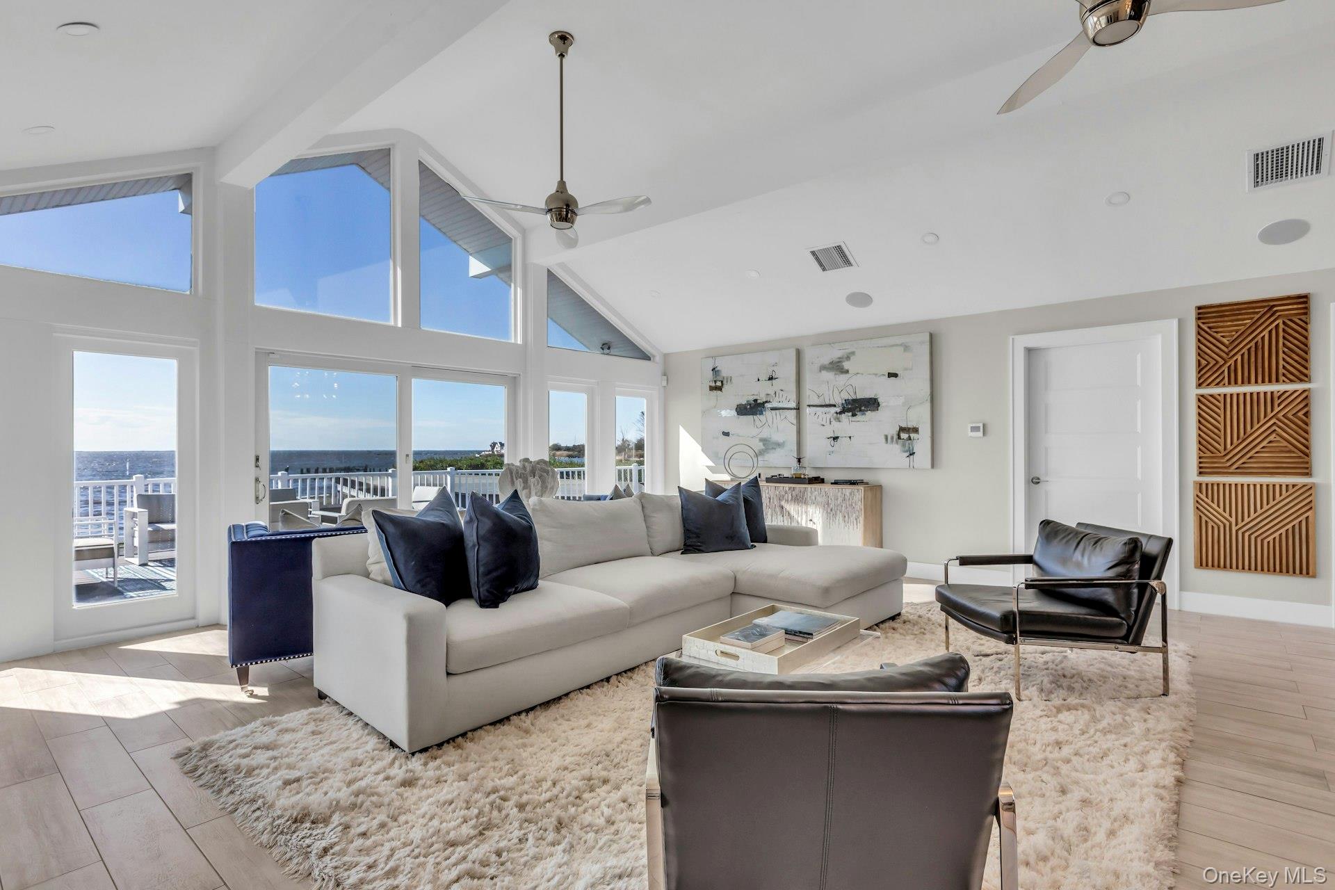 270 Edgewater Avenue, Bayport, NY 11705