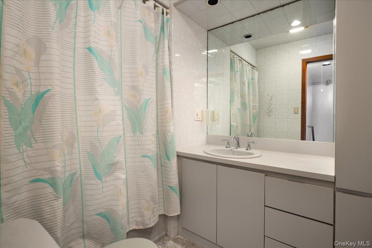 6 Nelson Street, Elmont, NY 11003