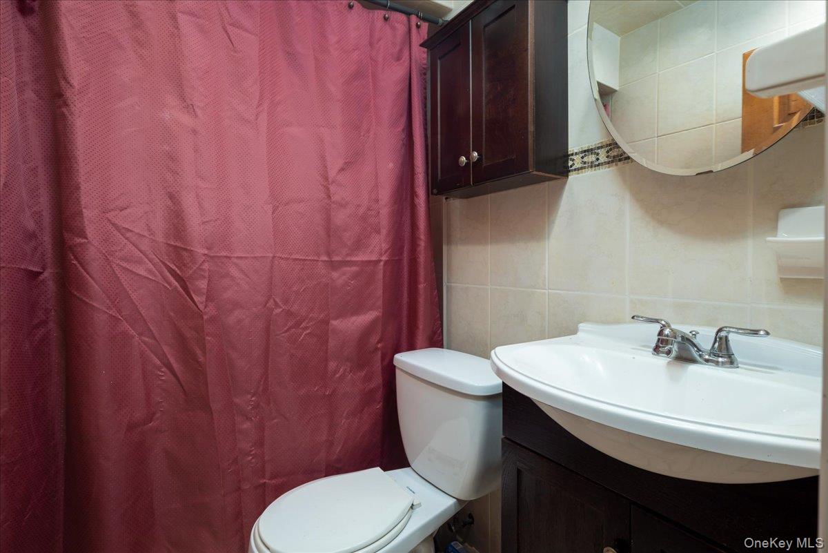 6 Nelson Street, Elmont, NY 11003