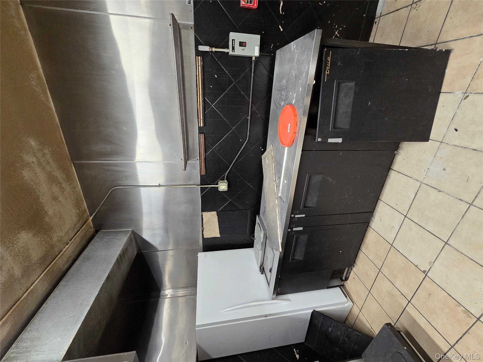 380 Main Street, Poughkeepsie, NY 12601