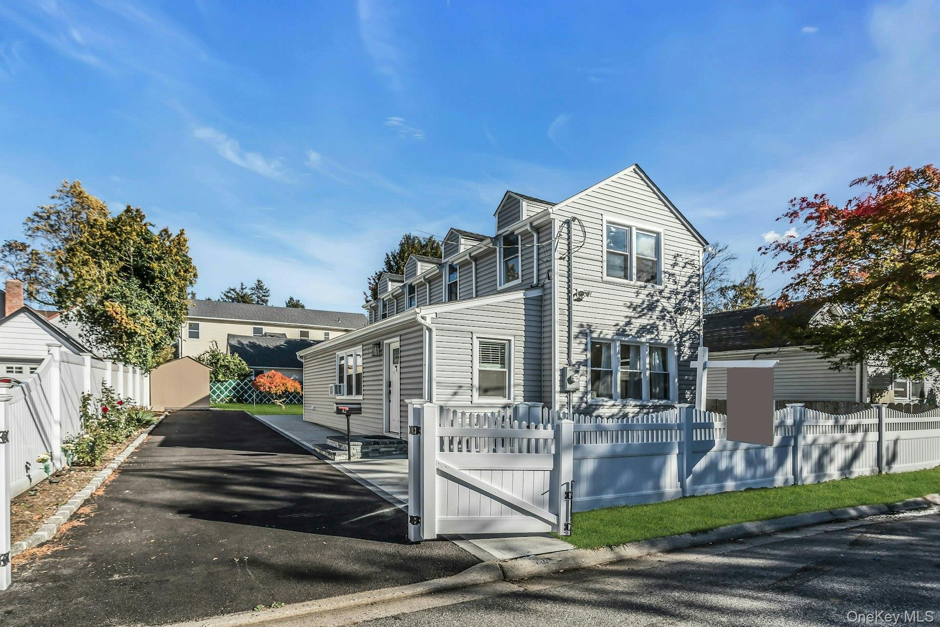 42 13th Street, Locust Valley, NY 11560