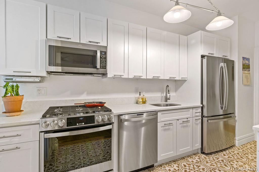 43 Calton Road # 5C, New Rochelle, NY 10804