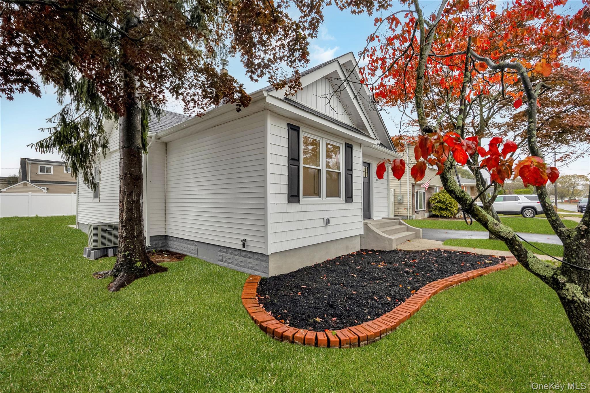 159 35th Street, Lindenhurst, NY 11757