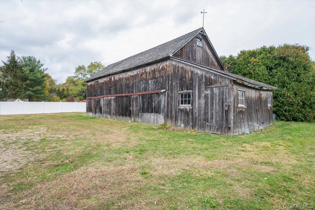 811 Locust Avenue, Bohemia, NY 11716