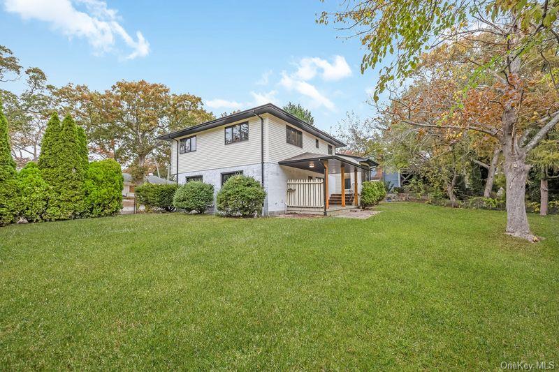 7 Gillette Avenue, Patchogue, NY 11772