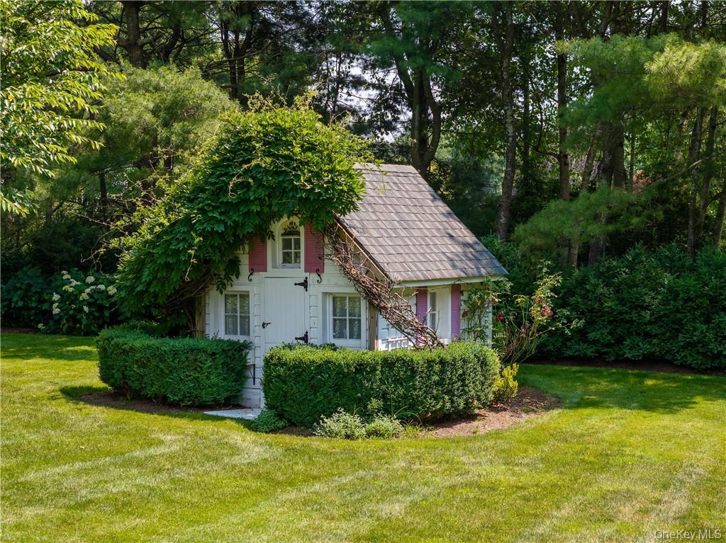 10 Meadow Lane, Purchase, NY 10577